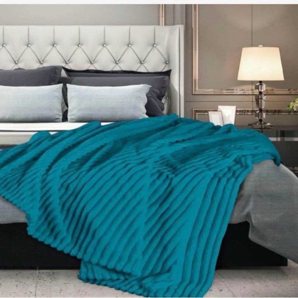 Elegant Tan Ribbed Premium Throw Blanket